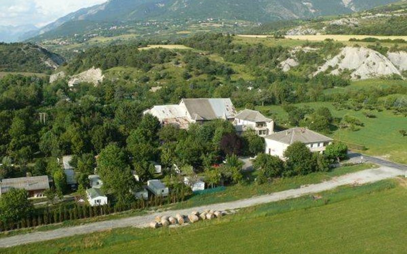 CAMPING LA TOUR Location CAMPING LA TOUR à EMBRUN
