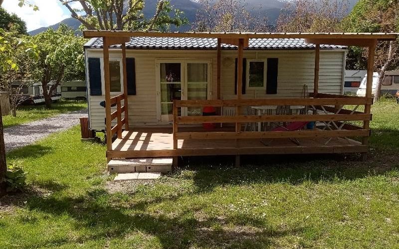 CAMPING LA TOUR Location CAMPING LA TOUR à EMBRUN