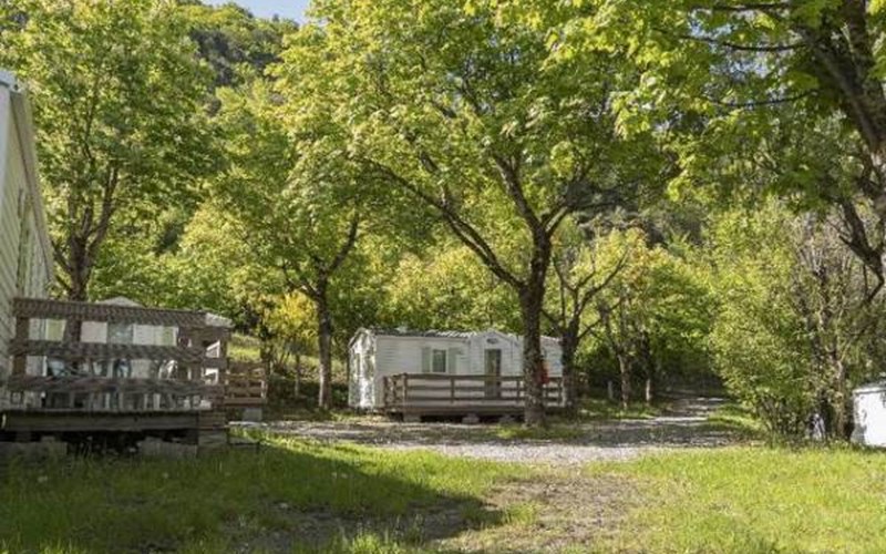 CAMPING LES SOURCES Location CAMPING LES SOURCES à SAVINES LE LAC