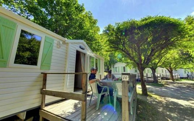 CAMPING LES SOURCES Location CAMPING LES SOURCES à SAVINES LE LAC