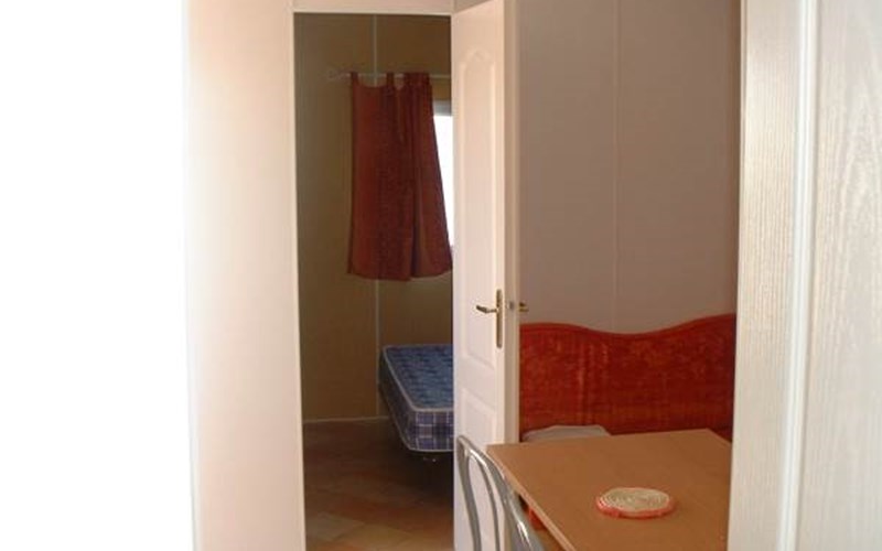 Mobilhom pour 4 personnes VOLET ROUGE Location Mobilhom pour 4 personnes VOLET ROUGE à CHORGES