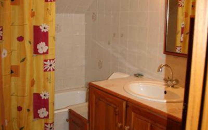 Les Gaillards - Roux Location Les Gaillards - Roux à ST SAUVEUR