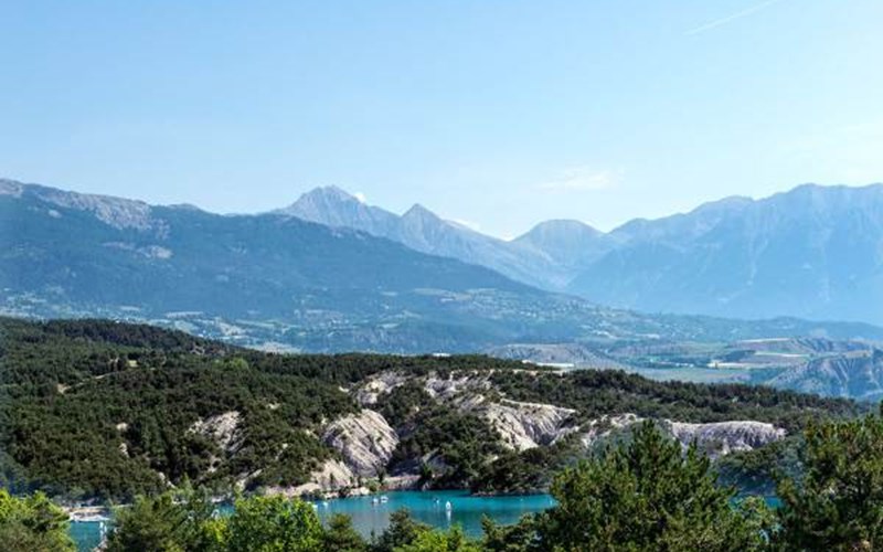 L'Ecrin du Lac Location L'Ecrin du Lac à CHORGES