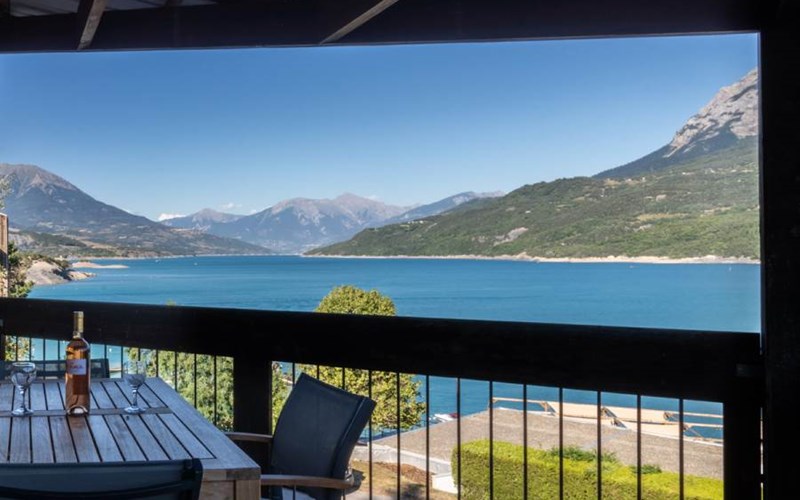 L'Ecrin du Lac Location L'Ecrin du Lac à CHORGES