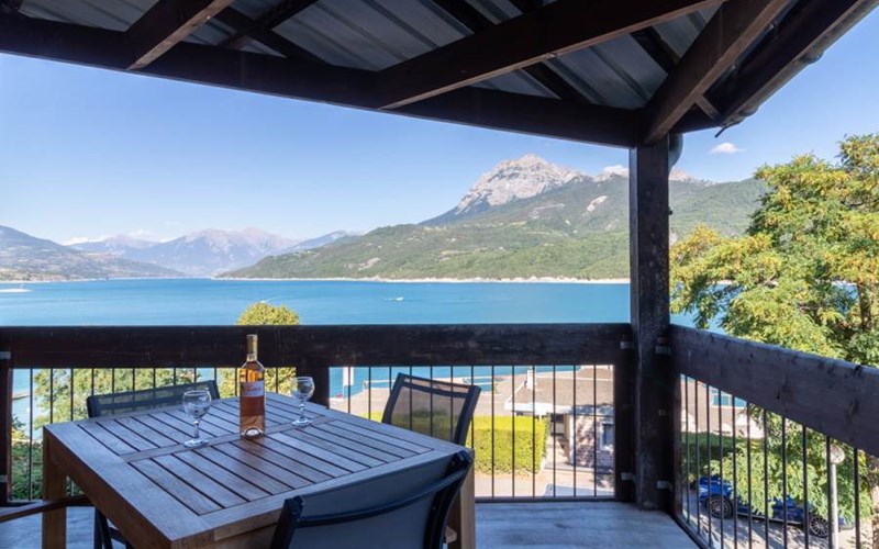 L'Ecrin du Lac Location L'Ecrin du Lac à CHORGES